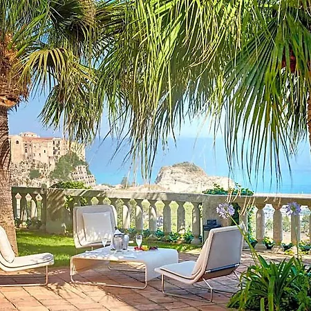 Paola Hotel 5*