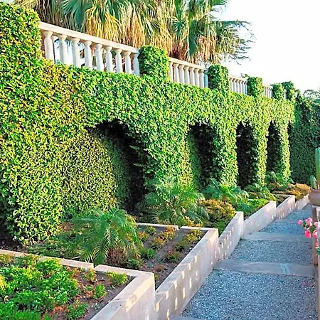Paola Hotel