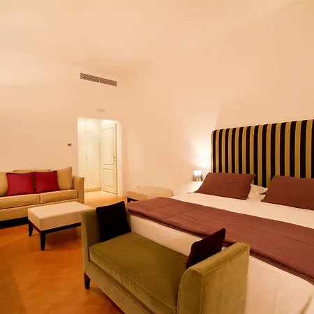 Paola Ξενοδοχείο 5*